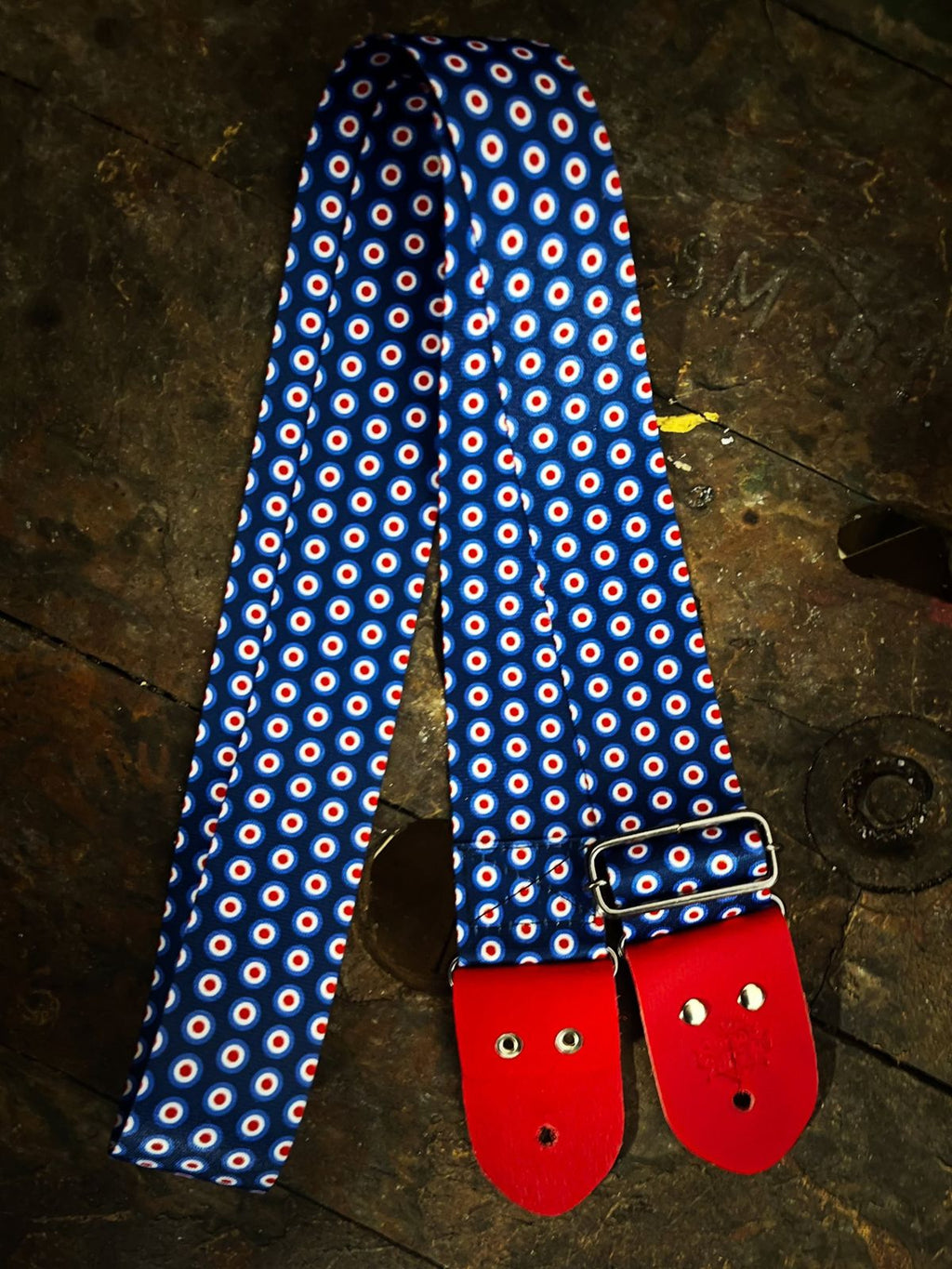 Easy Guitar Strap Modification