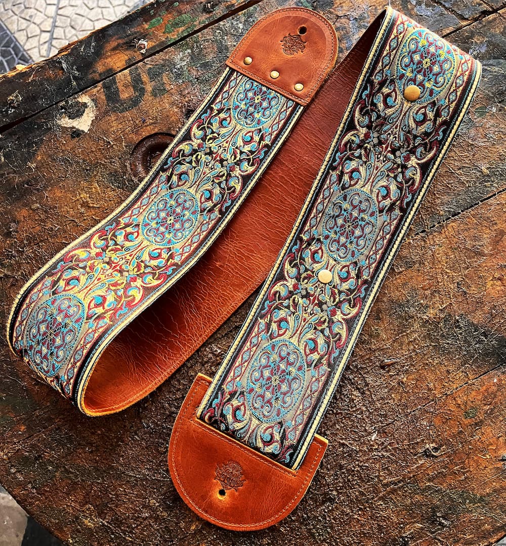 Majestic Bass Strap