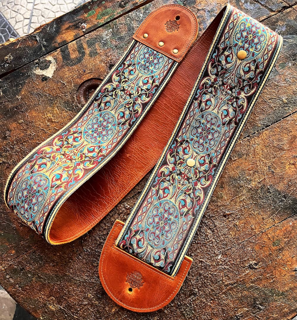 Majestic Bass Strap