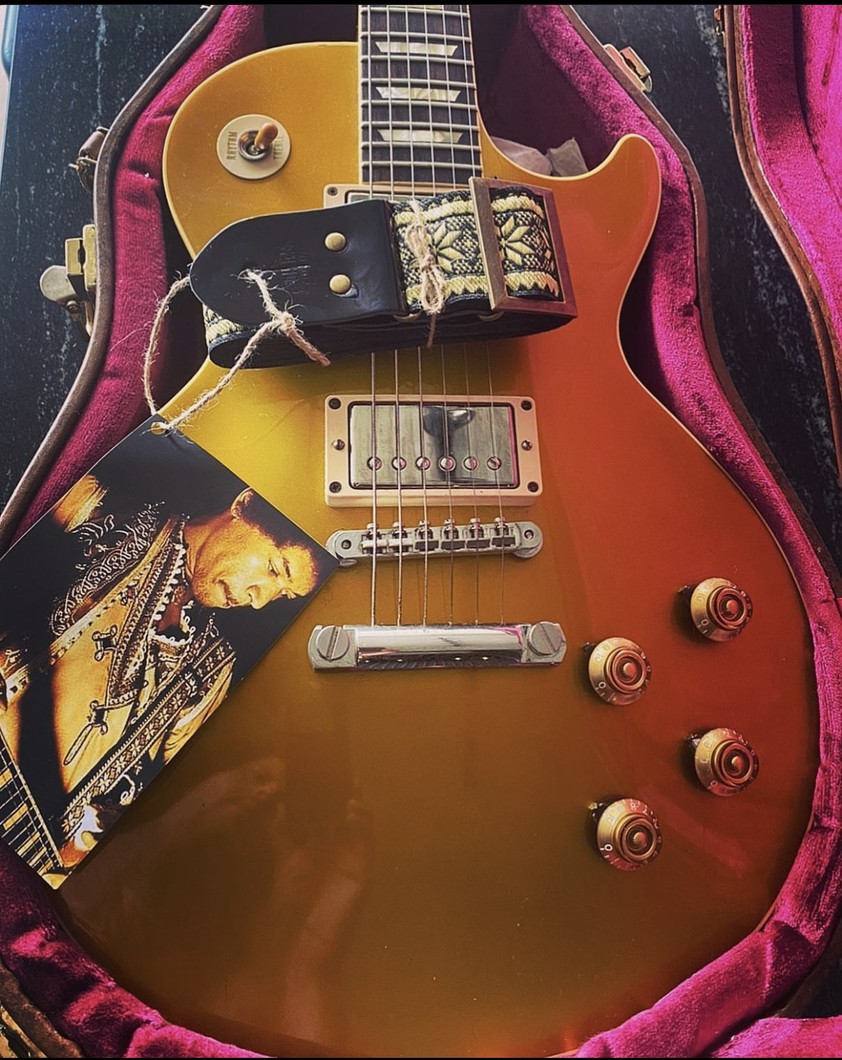 Guitar Strap Poinsettia Gold