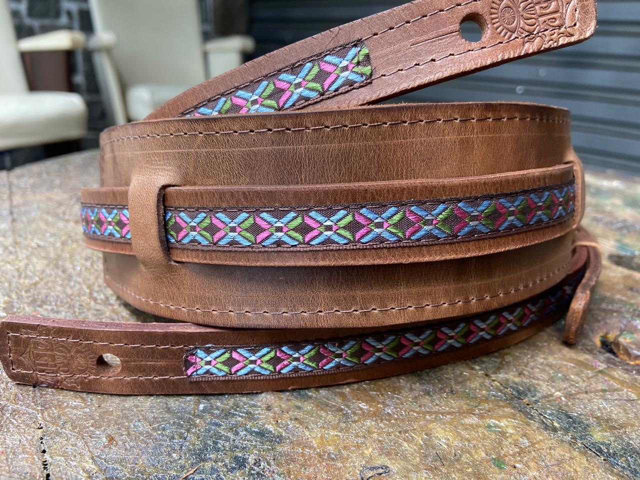 Sexy Saddle Guitar Strap Blue Notes