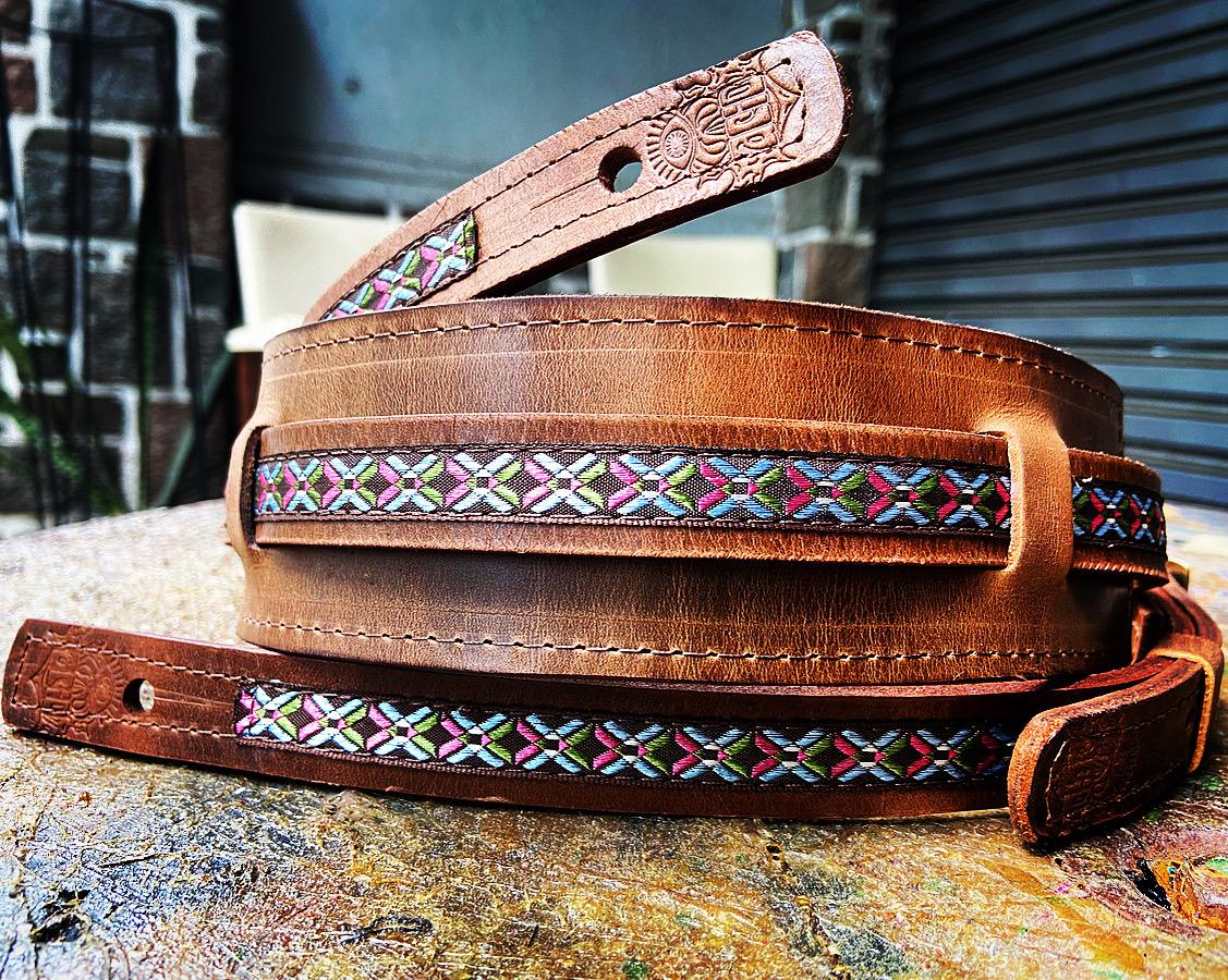 Sexy Saddle Guitar Strap Blue Notes