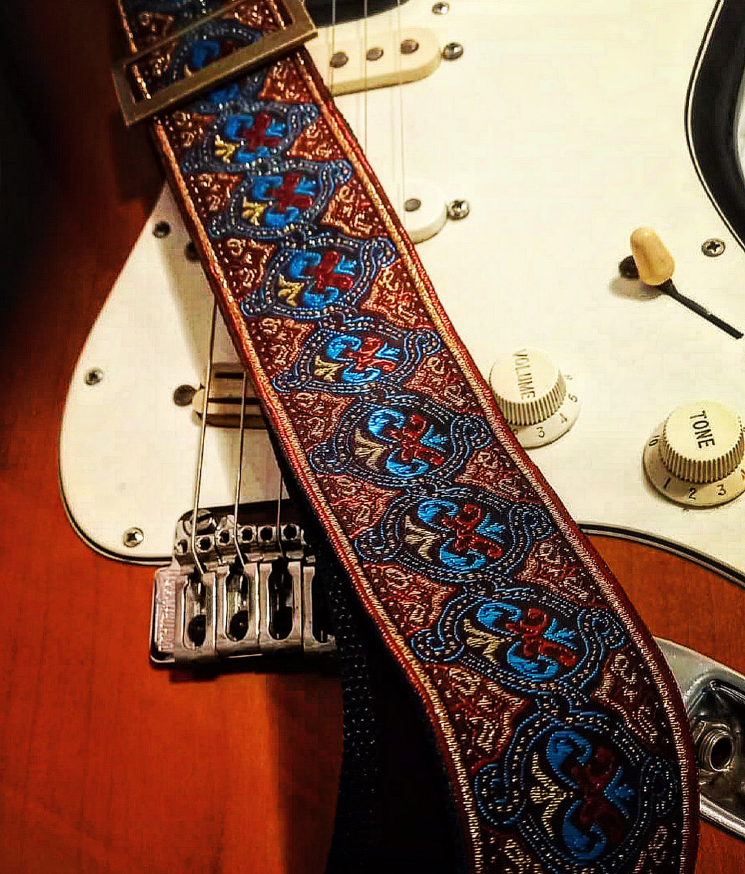 Guitar Strap Misty Mountain