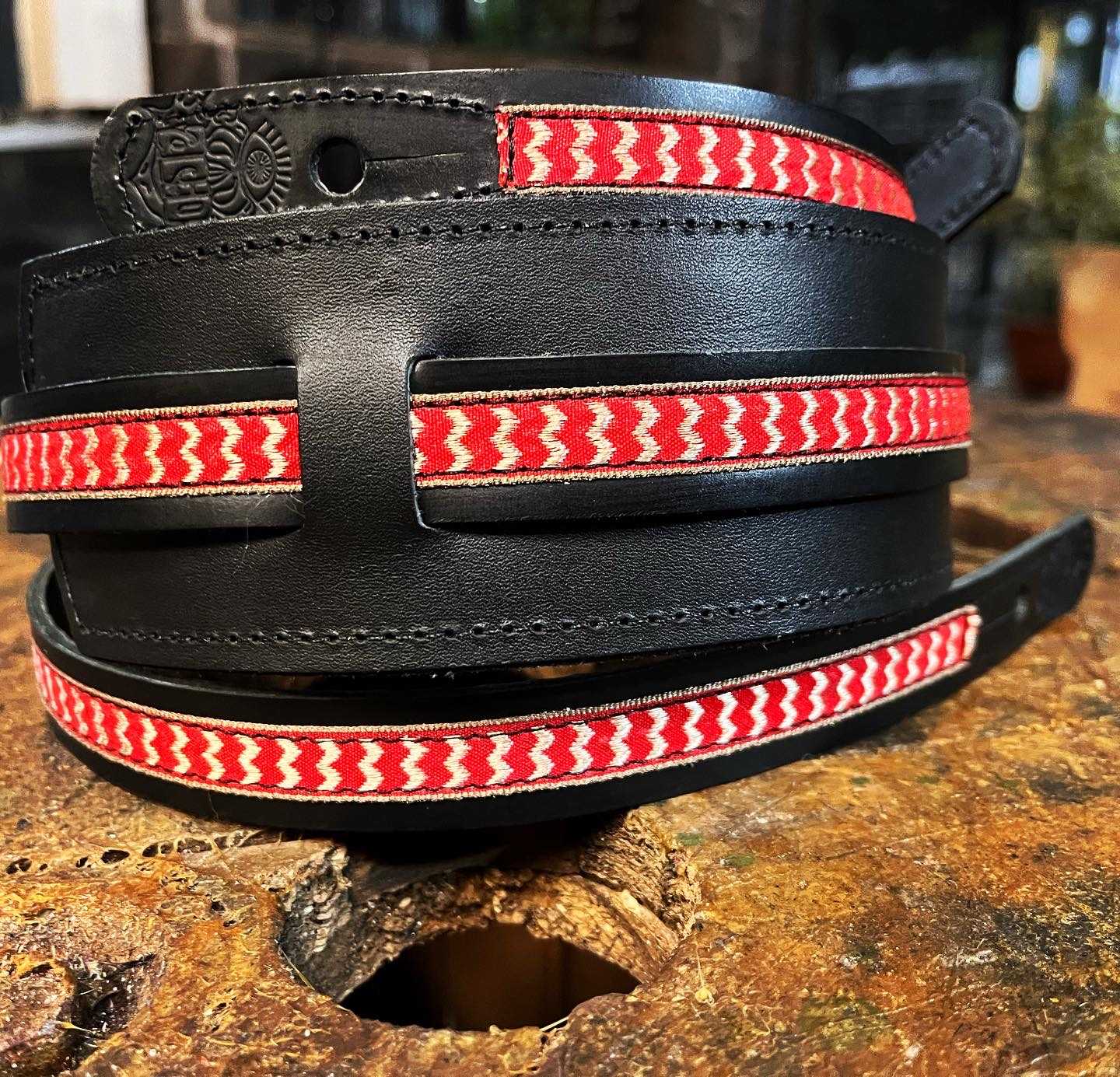 Sexy Saddle Guitar Strap Bird