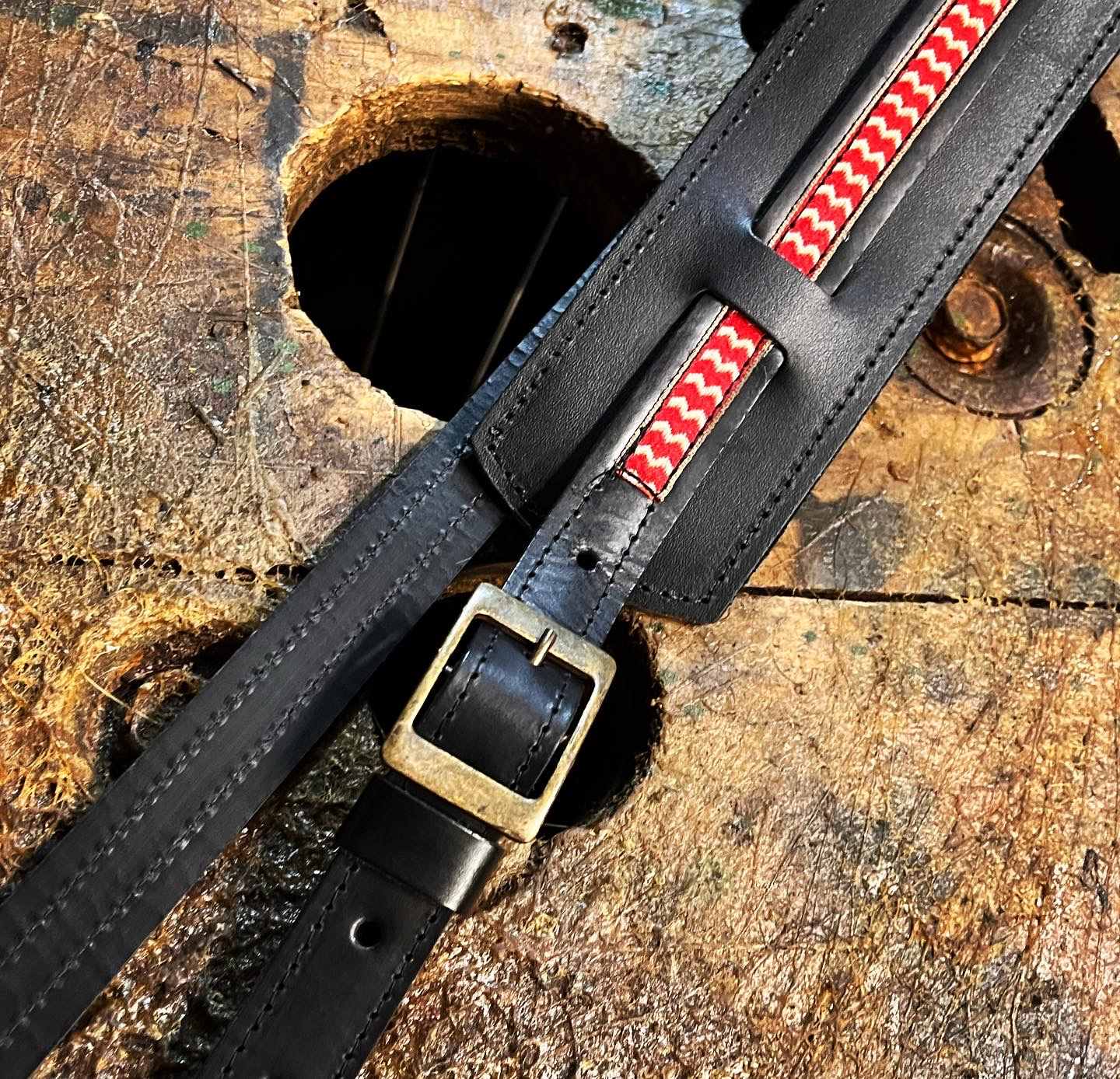 Sexy Saddle Guitar Strap Bird